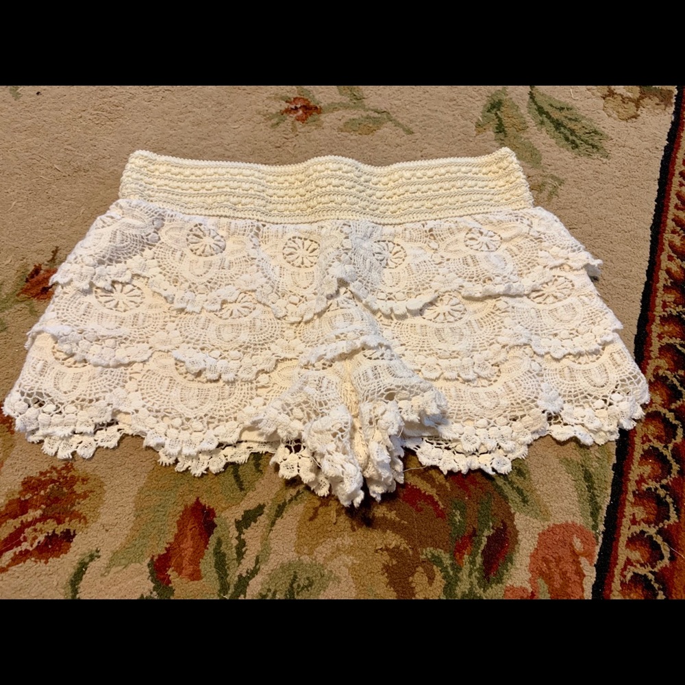 $5/$25 Super cute Angel Kiss shorts